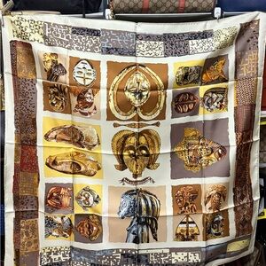 Auth HERMÈS EUC "Persona" Silk Chiffon 90 cm Scarf by Loïc Dubigeon, 1997